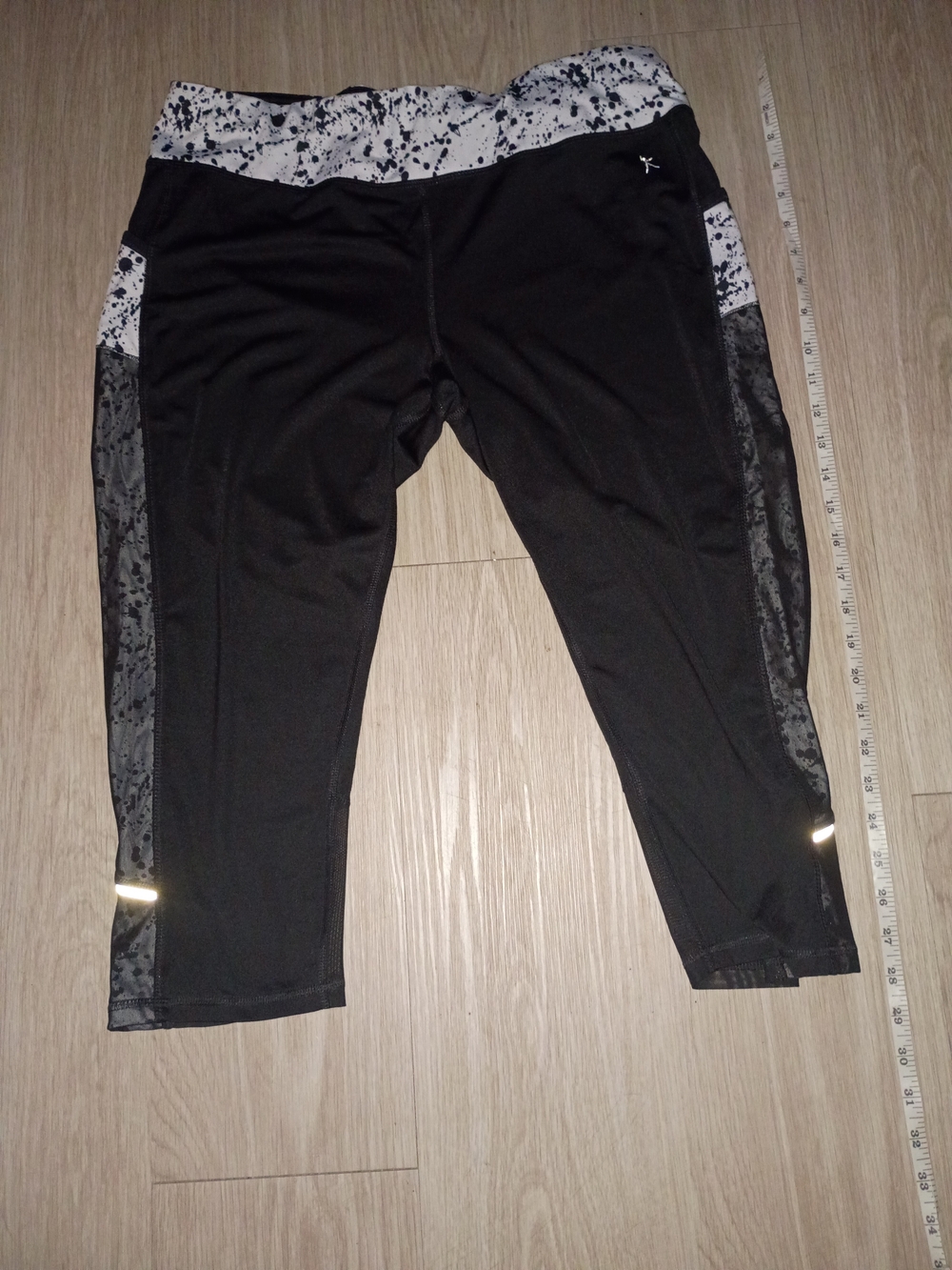 Danskin Black Performance Capris with White Waist Trim